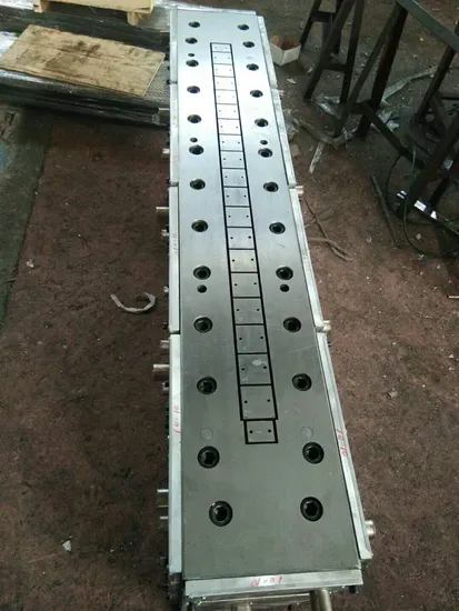Hochgeschwindigkeits-Extrusionsdüsenkopf PVC/PE-Rohrform, Fensterprofil, WPC-Terrassenprofil, PS-Schäum-Fotorahmen-Werkzeugform Preis