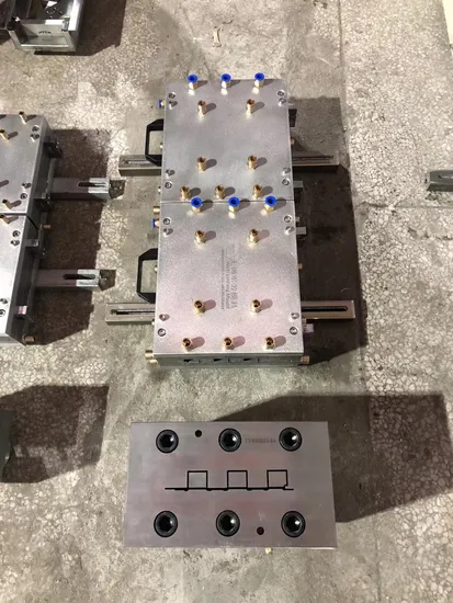 China Factory Guter Preis Einfach einzustellende und glatte Produkte Oberfläche SPC/LVT Bodenbelagsplatte Extrusion/Extruder Schraube und Zylinder Maschine Ersatzteile Form